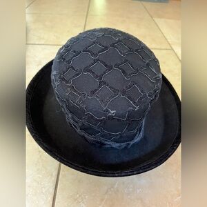 Women’s KOKIN Hat 100% Wool Used